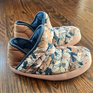 THE NORTH FACE Thermoball Traction Bootie Pink Moss Coleus Camo Print Womens 6